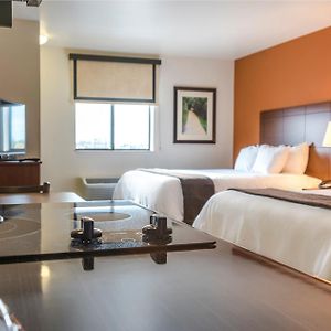 Queen Room Two Queen Beds Hearing Accessible